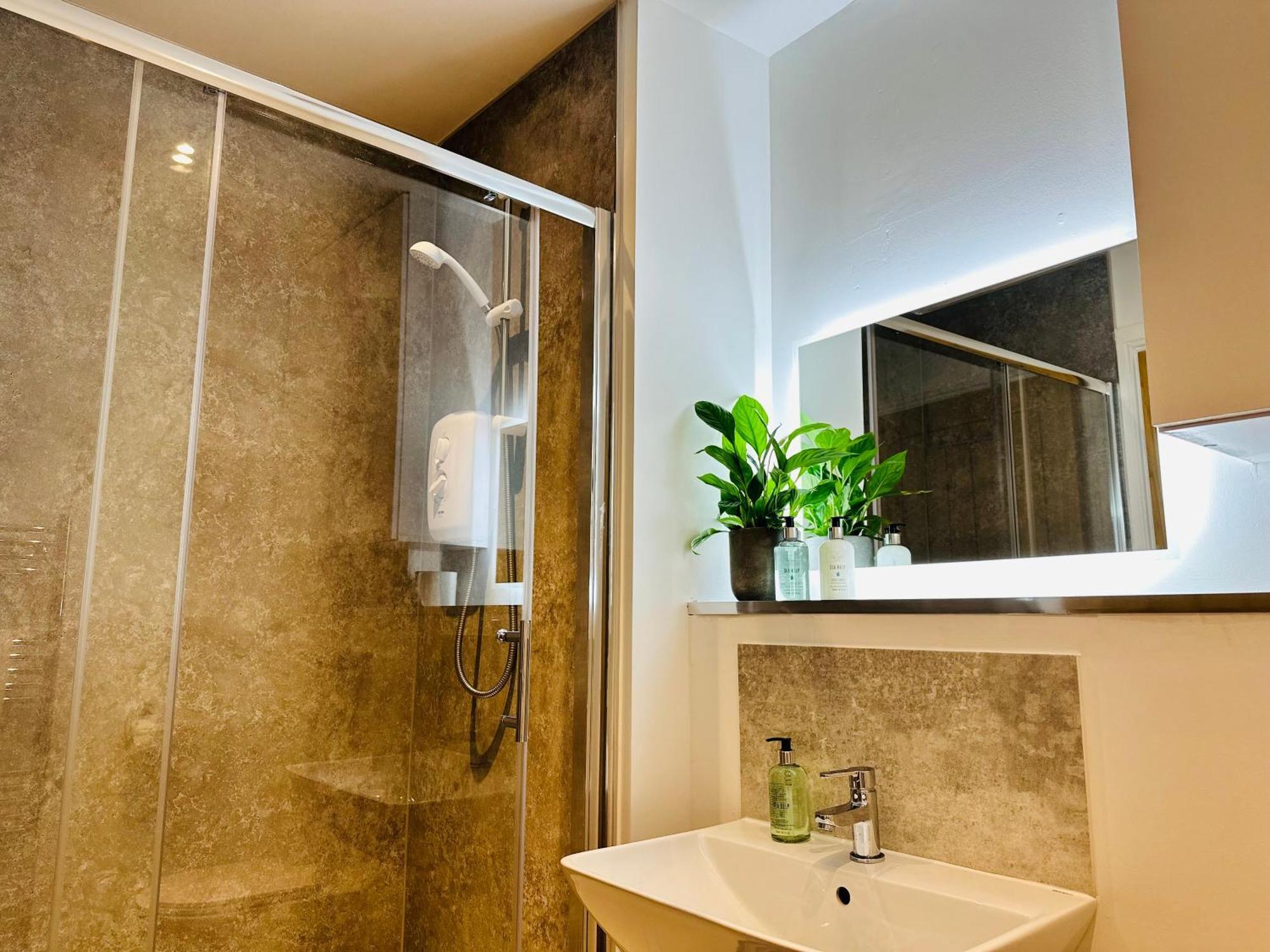 Barnet House Serviced Apartments 던펌린 외부 사진