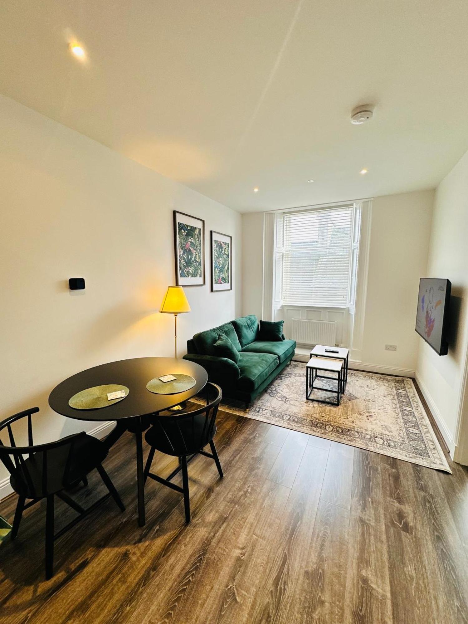 Barnet House Serviced Apartments 던펌린 외부 사진