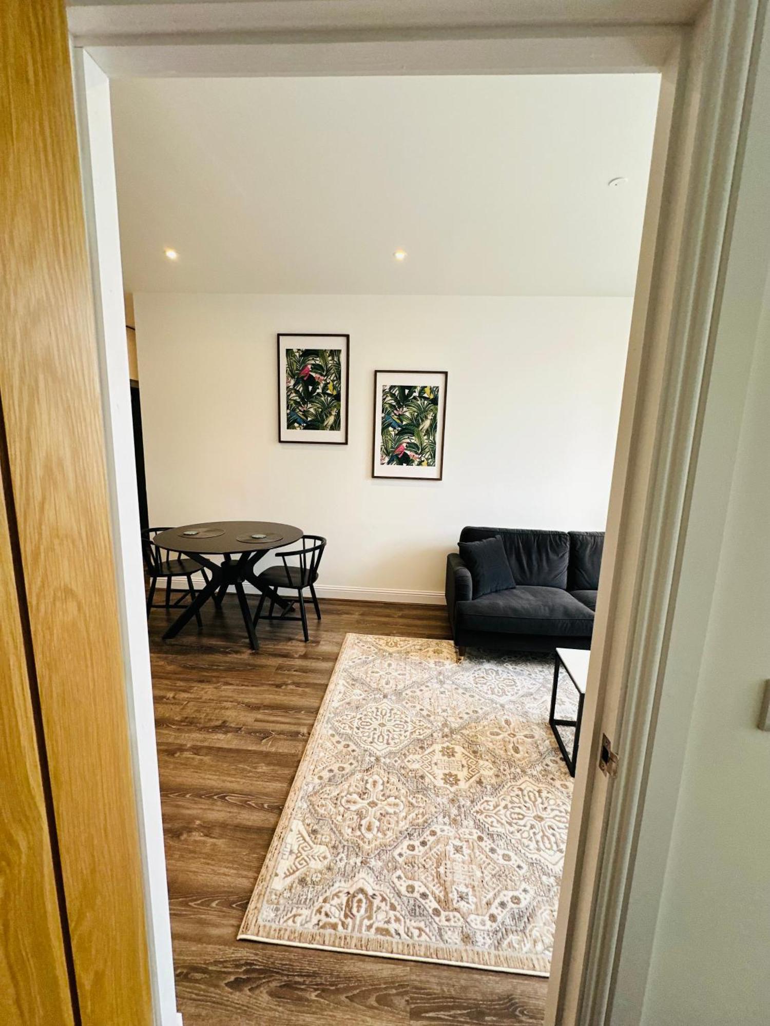 Barnet House Serviced Apartments 던펌린 외부 사진