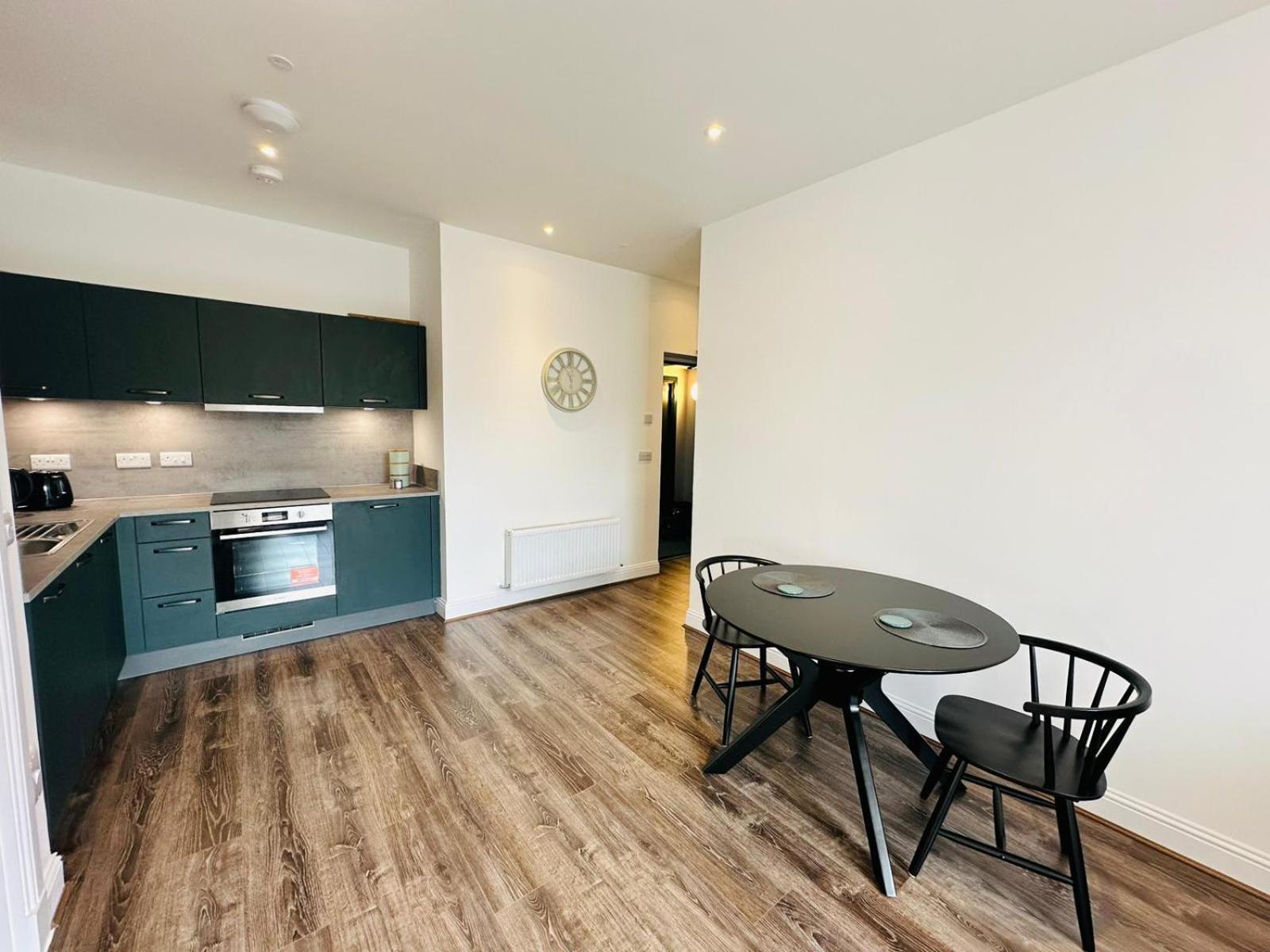 Barnet House Serviced Apartments 던펌린 외부 사진